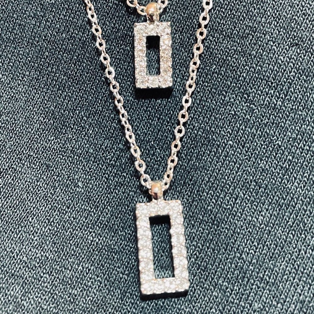 Duel rectangle crystal necklace. - Picture 4 of 5